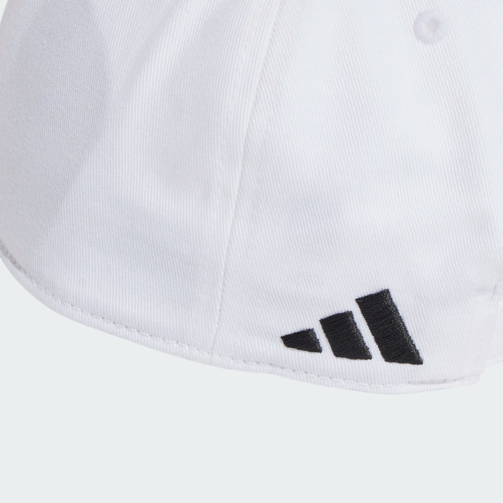 Officiële Adidas Real Madrid BB Cap met geborduurd Real Madrid-logo, beschikbaar bij Kickoff Antwerpen.