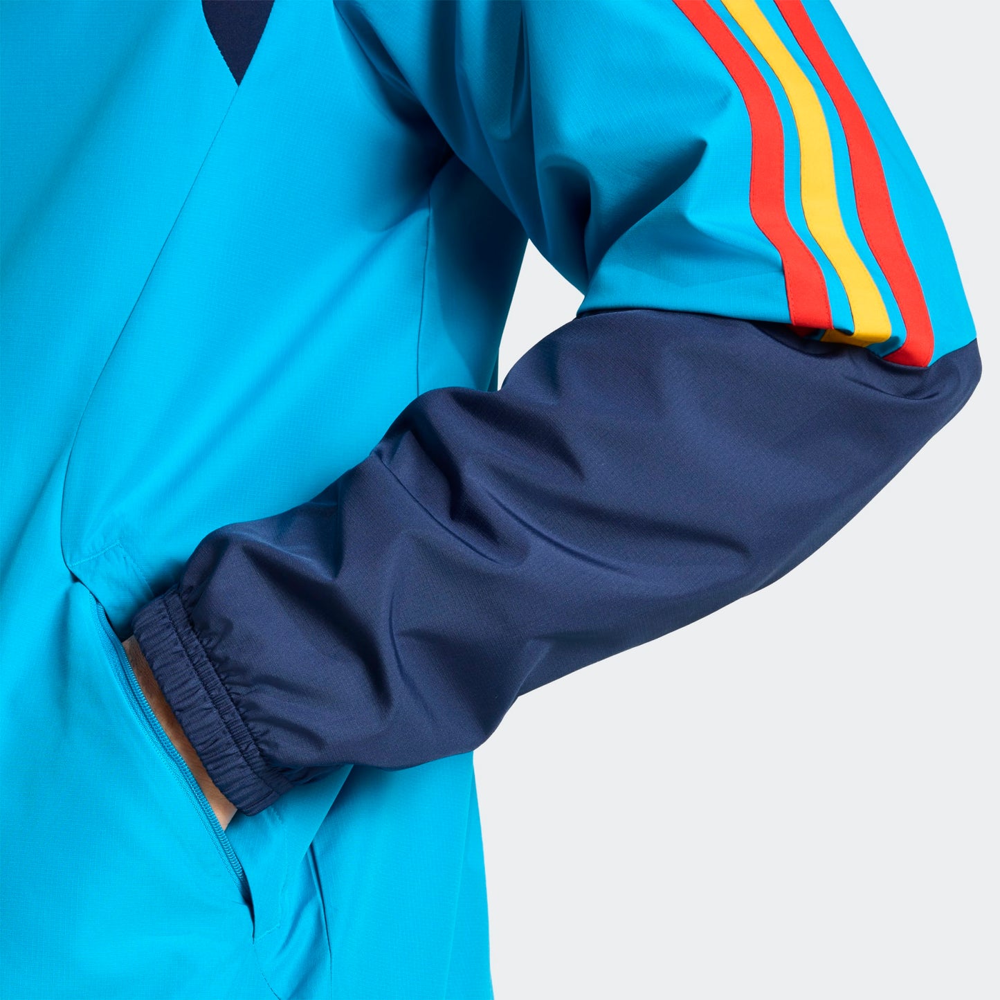 Adidas Spanje RFEF All-Weather Regenjas – WK 2026 Collectie – Kickoff Antwerpen