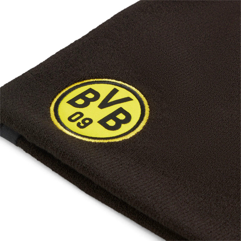 Officiële Puma BVB Borussia Dortmund Cuffed Beanie met geborduurd BVB-logo, beschikbaar bij Kickoff Antwerpen.