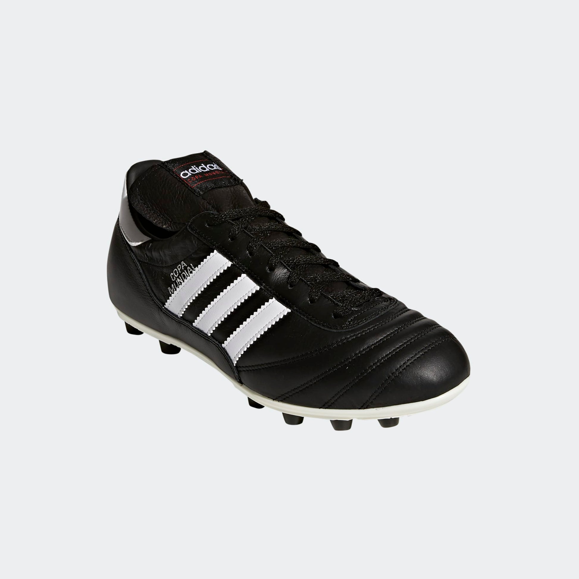 Adidas Copa Mundial voetbalschoenen zwart wit K-leer. Te koop bij Kickoff Antwerpen voetbalshop.