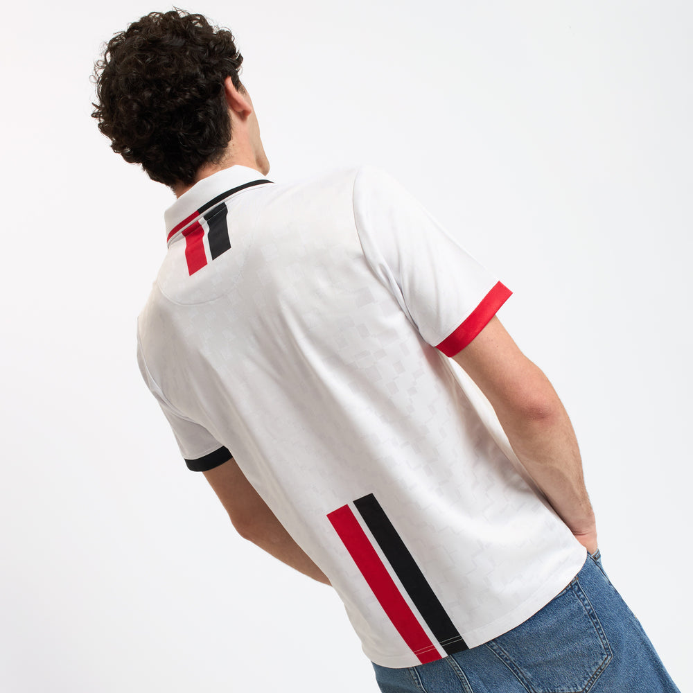 AC Milan historisch retro uittenue 1995 1996 met iconische designkenmerken op model Kickoff Antwerpen