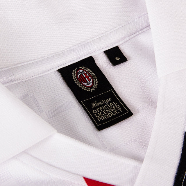 AC Milan historisch retro uittenue 1995 1996 met iconische designkenmerken op model Kickoff Antwerpen