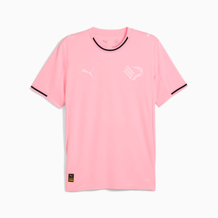 Puma Palermo Home Jersey 2025‑26 – all‑pink shirt met dryCELL‑technologie en monochrome badge, beschikbaar bij Kickoff Antwerpen.