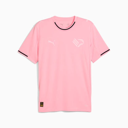 Puma Palermo Home Jersey 2025‑26 – all‑pink shirt met dryCELL‑technologie en monochrome badge, beschikbaar bij Kickoff Antwerpen.