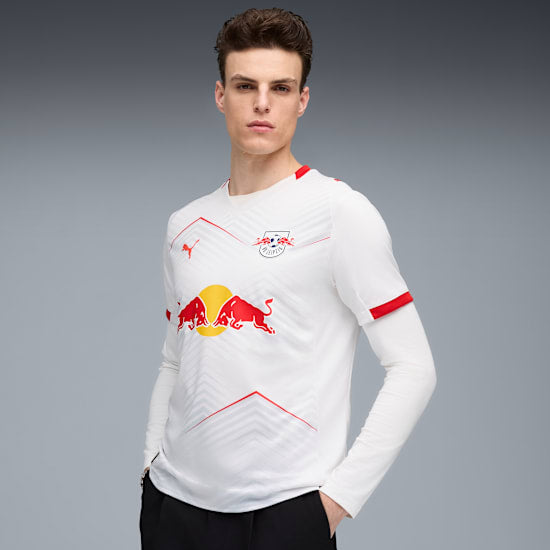 Puma RB Leipzig Home Jersey 2025/2026 - Wit met rode accenten en chevronpatroon