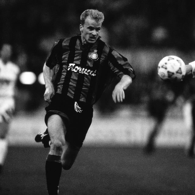 COPA Inter Milan Bergkamp 1993 1994 retro shirt blauw zwart verkrijgbaar bij Kickoff Antwerpen de voetbalshop van Antwerpen