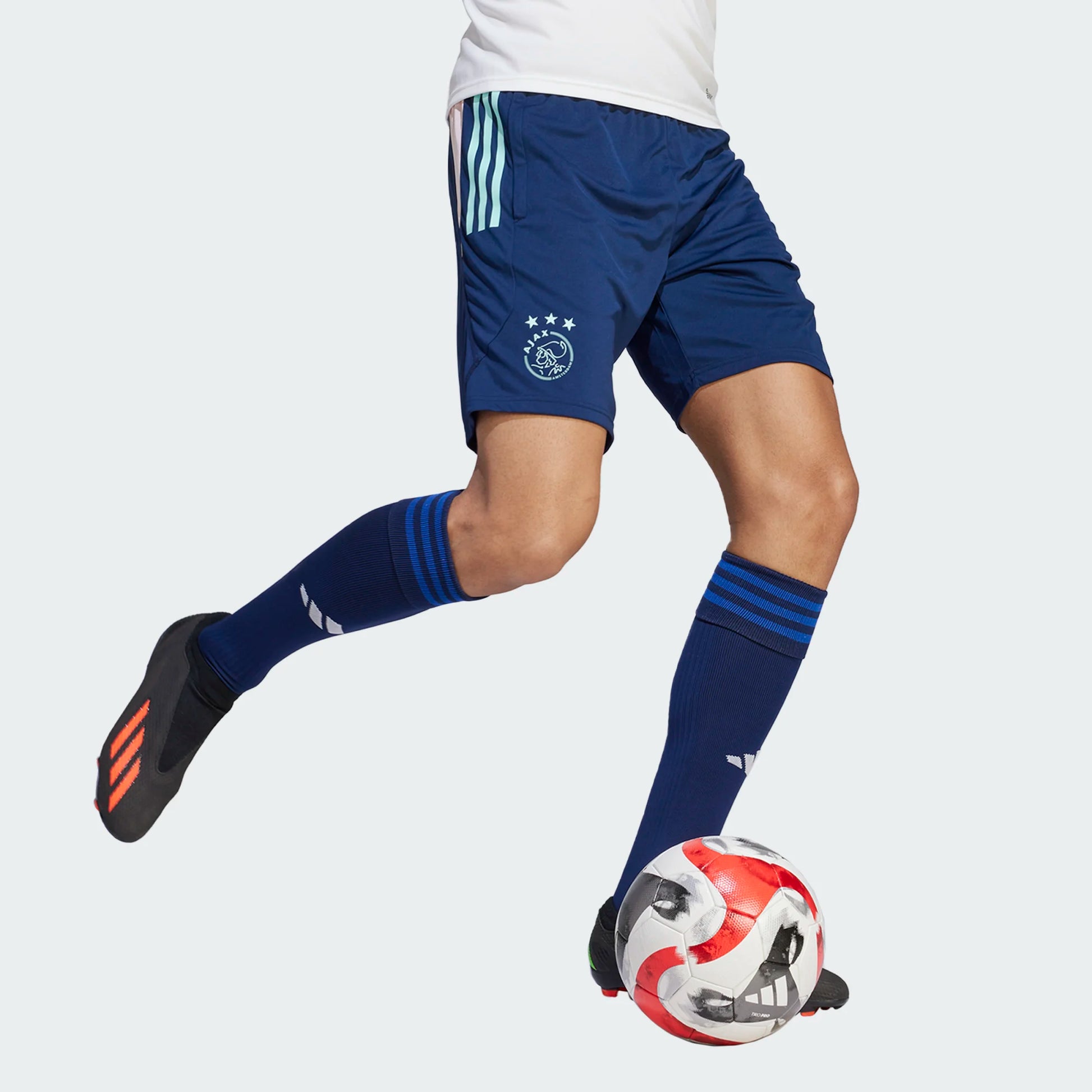 ADIDAS AJAX TRAINING SHORT 2023-2024 | Kickoff Antwerpen