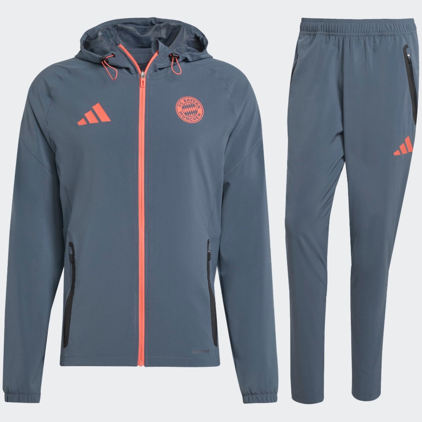 Adidas FC Bayern München Travel Trainingspak 2025-2026 – jas en broek in clubstijl, comfortabel en ademend, verkrijgbaar bij Kickoff Antwerpen.