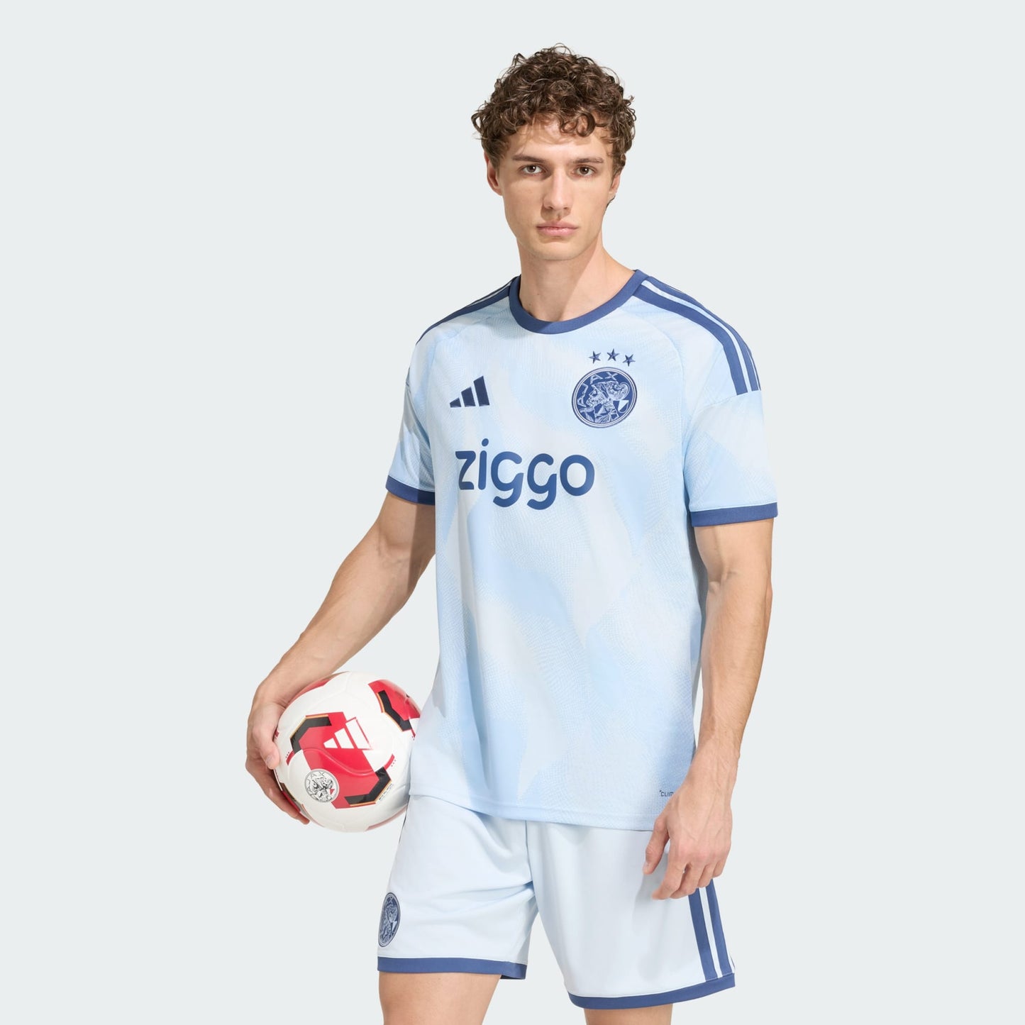 Adidas Ajax Amsterdam Third Shirt Jersey 2026-2027 met Climacool-technologie, gratis verzending boven 79 euro via Kickoff Antwerpen de voetbalshop van Antwerpen.