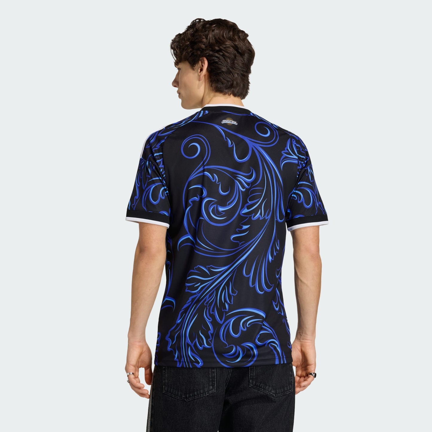 Donkerblauw Adidas Originals AFA Argentinië Away Jersey 2026-2028 met Trefoil-logo en AFA-bondbadge, verkrijgbaar bij voetbalshop Kickoff Antwerpen.