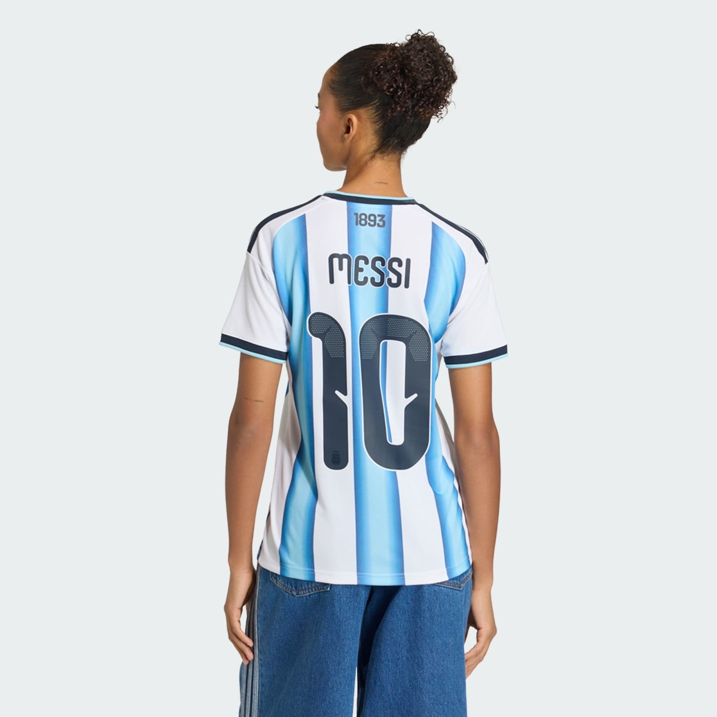 Adidas Argentinie thuisshirt dames met Messi 10 bedrukking, blauw-wit, WK 2026 voetbalcollectie, Kickoff Antwerpen voetbal webshop.