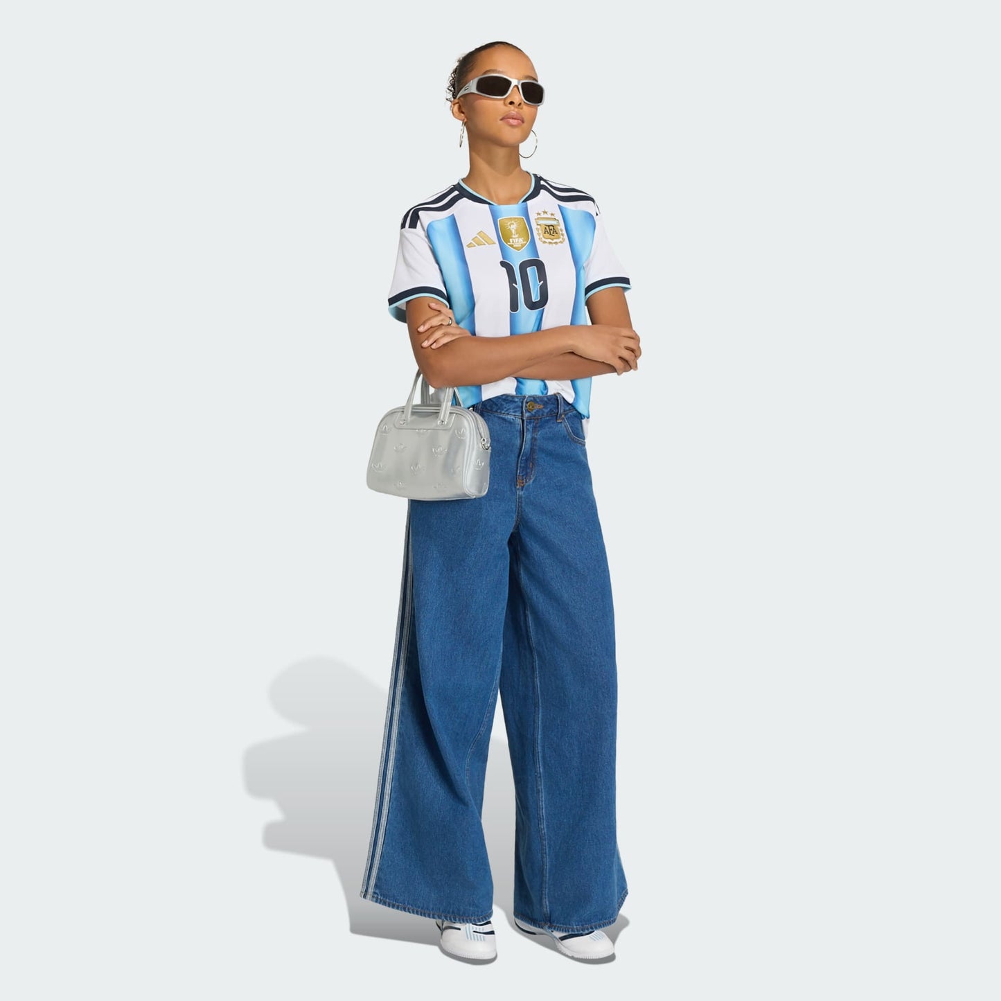 Adidas Argentinie thuisshirt dames met Messi 10 bedrukking, blauw-wit, WK 2026 voetbalcollectie, Kickoff Antwerpen voetbal webshop.