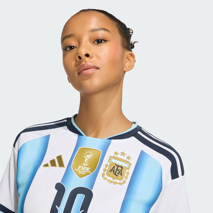 Adidas Argentinie thuisshirt dames met Messi 10 bedrukking, blauw-wit, WK 2026 voetbalcollectie, Kickoff Antwerpen voetbal webshop.