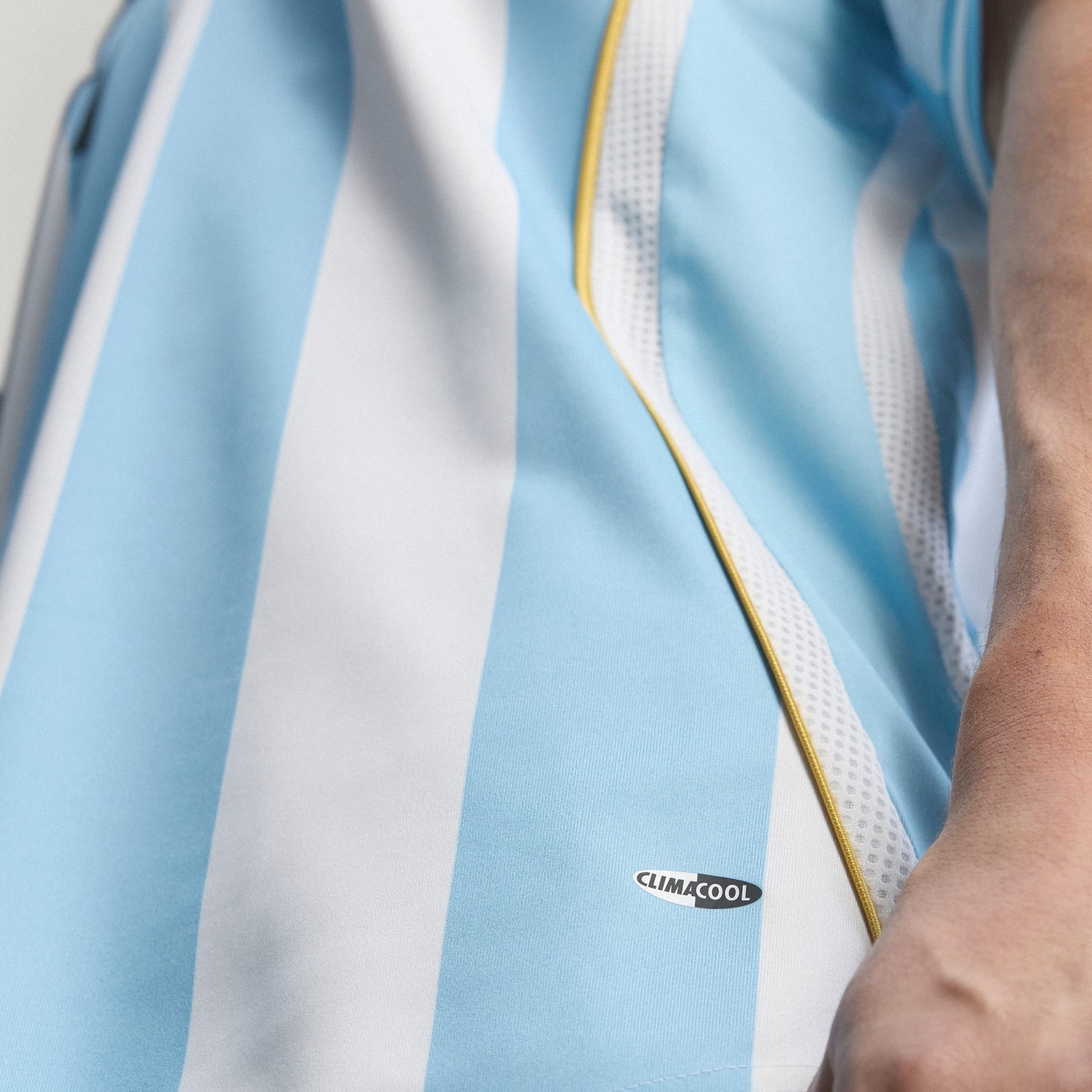 Adidas AFA Argentinie Messi Home Jersey 2006 Retro Football Shirt hemelsblauw wit officieel retro voetbalshirt heren Kickoff Antwerpen de voetbalshop van Antwerpen