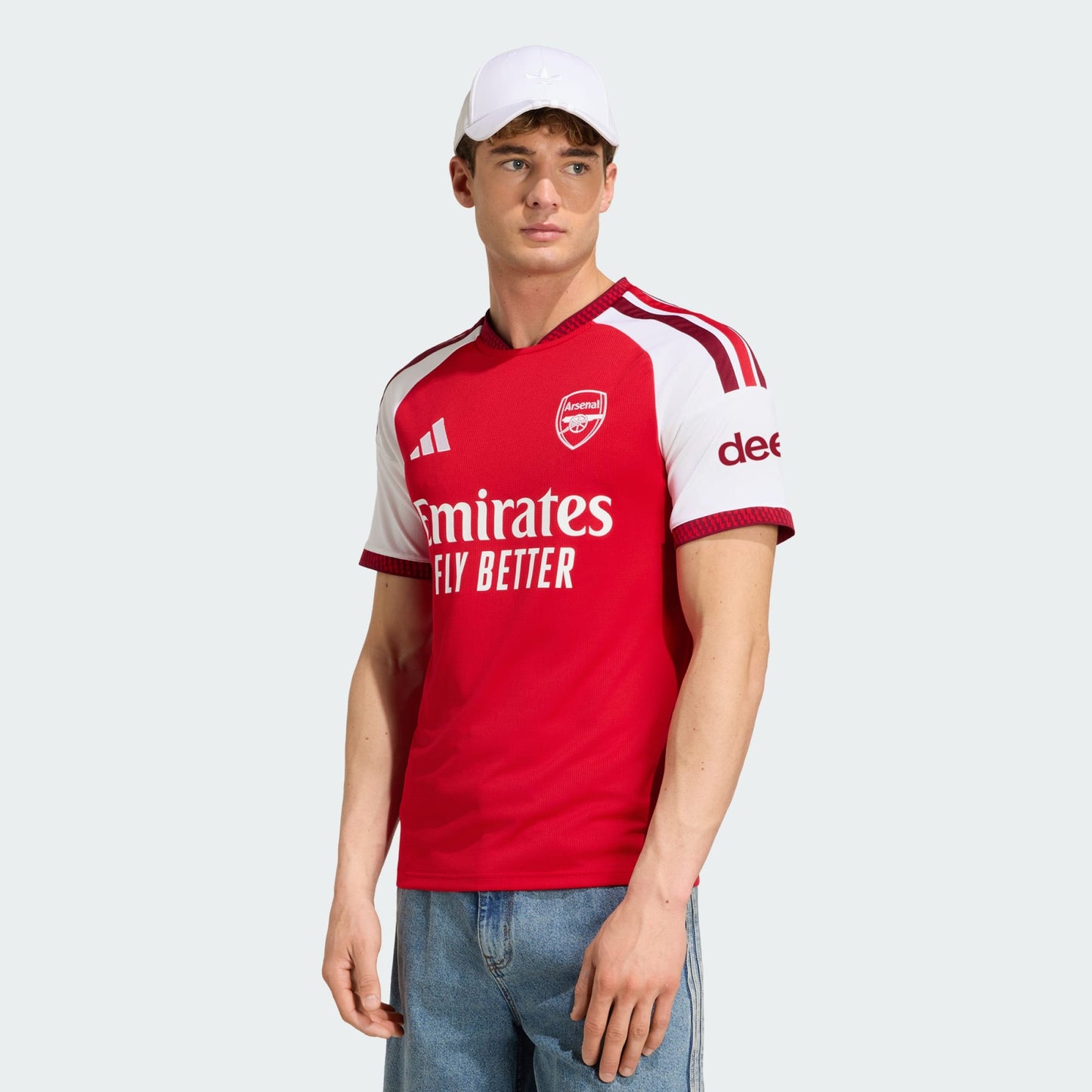 Rood-wit Adidas Arsenal Home Jersey 2026/2027 thuisshirt met Climacool-technologie, gratis verzending via Kickoff Antwerpen de voetbalshop van Antwerpen.