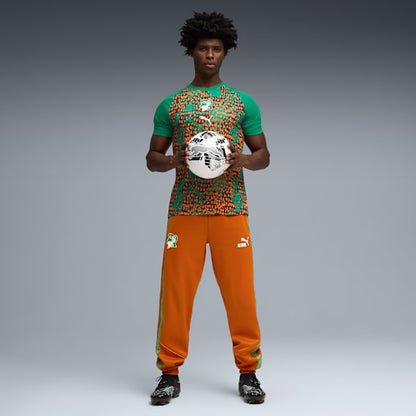 Grafisch Puma FIF Ivoorkust Warm Up Jersey 2026-2028 met officieel bondsembleem, verkrijgbaar bij Kickoff Antwerpen dé voetbalshop van stad.