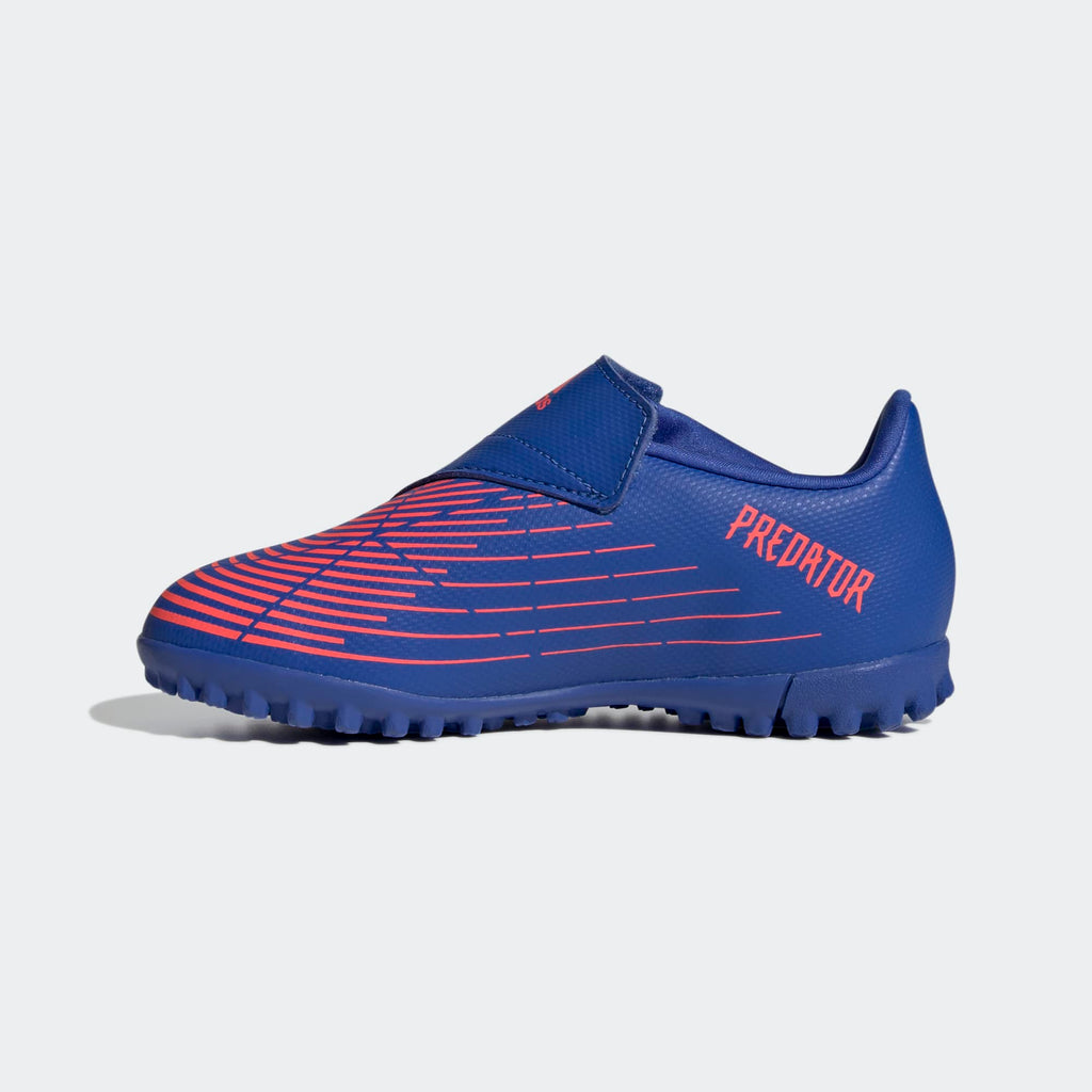 Zijaanzicht van de adidas PREDATOR EDGE.4 VEL TF JUNIOR met PREDATOR Ribs voor verbeterde balcontrole.