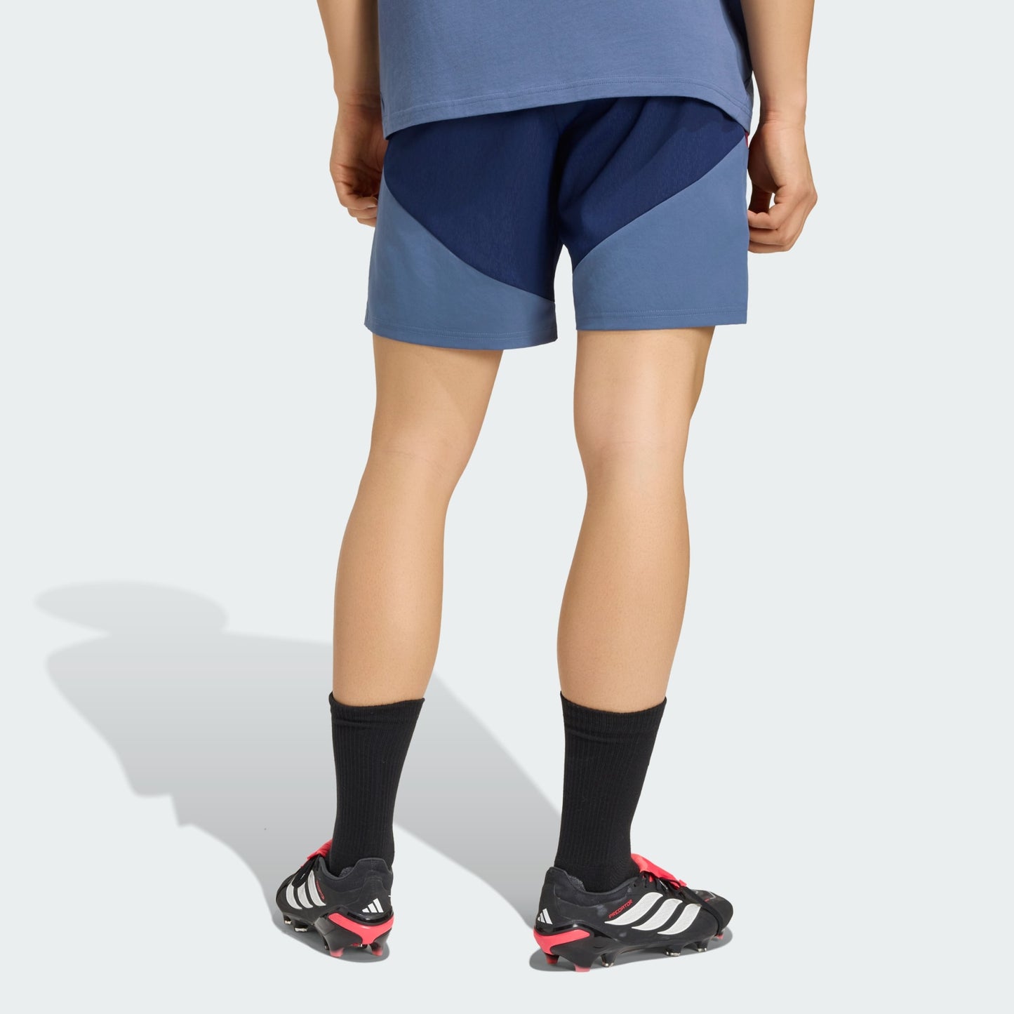 Adidas FC Bayern Munchen DT Short 2026-2027 korte trainingsbroek heren Kickoff Antwerpen de voetbalshop van Antwerpen