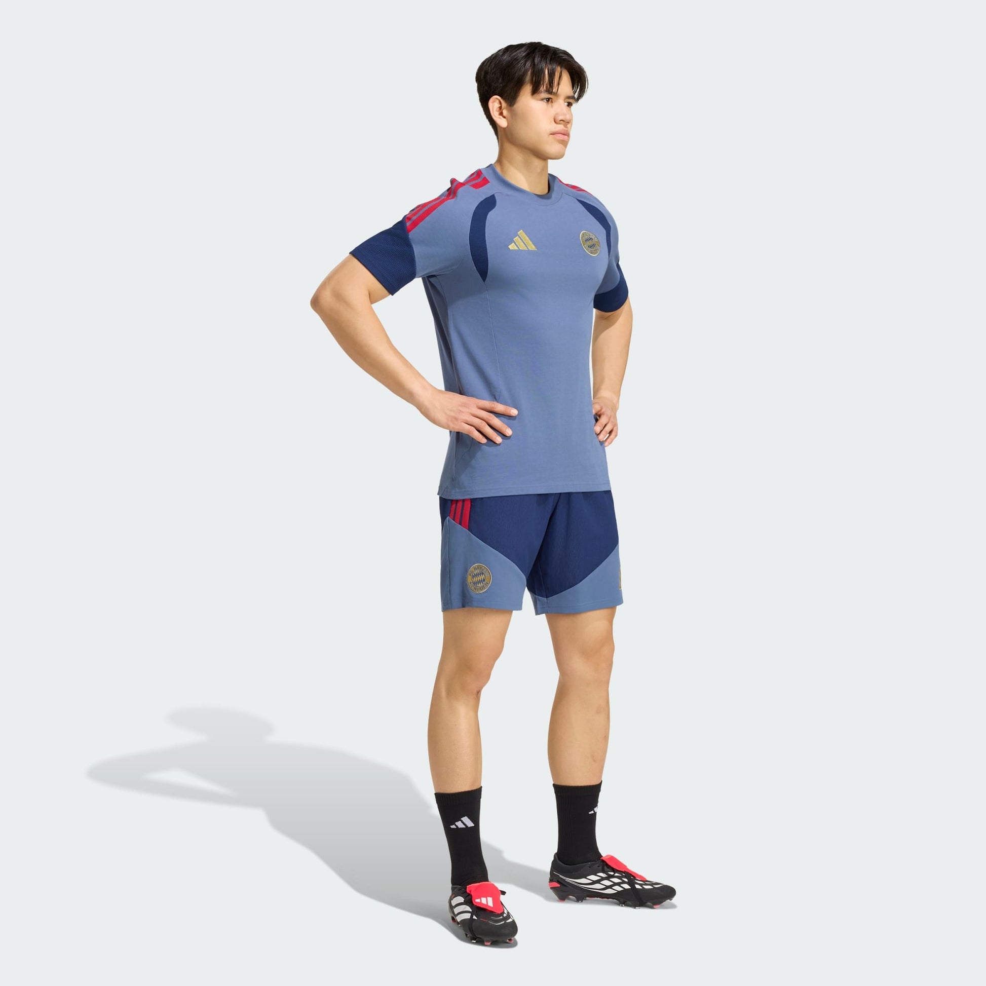 Adidas FC Bayern Munchen DT Short 2026-2027 korte trainingsbroek heren Kickoff Antwerpen de voetbalshop van Antwerpen