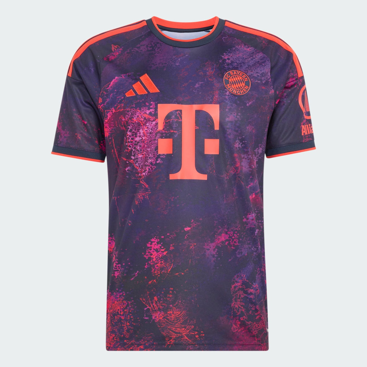 Adidas FC Bayern München derde voetbalshirt 2026 2027 met officiële clubdetails op model Kickoff Antwerpen