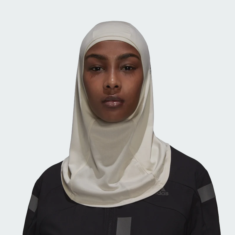 ADIDAS Adjustable Hijab beige mesh met verstelbare band, te koop bij Kickoff Antwerpen, uw voetbalshop.