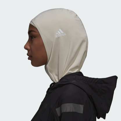 ADIDAS Adjustable Hijab beige mesh met verstelbare band, te koop bij Kickoff Antwerpen, uw voetbalshop.