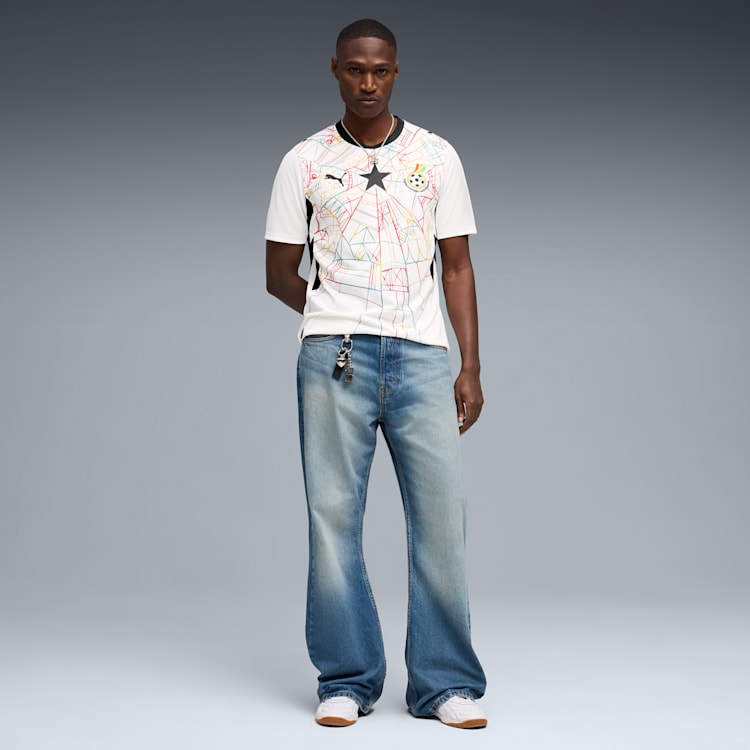 Wit Puma GFA Ghana Home Jersey 2026-2028 thuisshirt met zwarte ster en DryCELL-technologie, gratis verzending boven 79 euro via Kickoff Antwerpen de voetbalshop van Antwerpen.