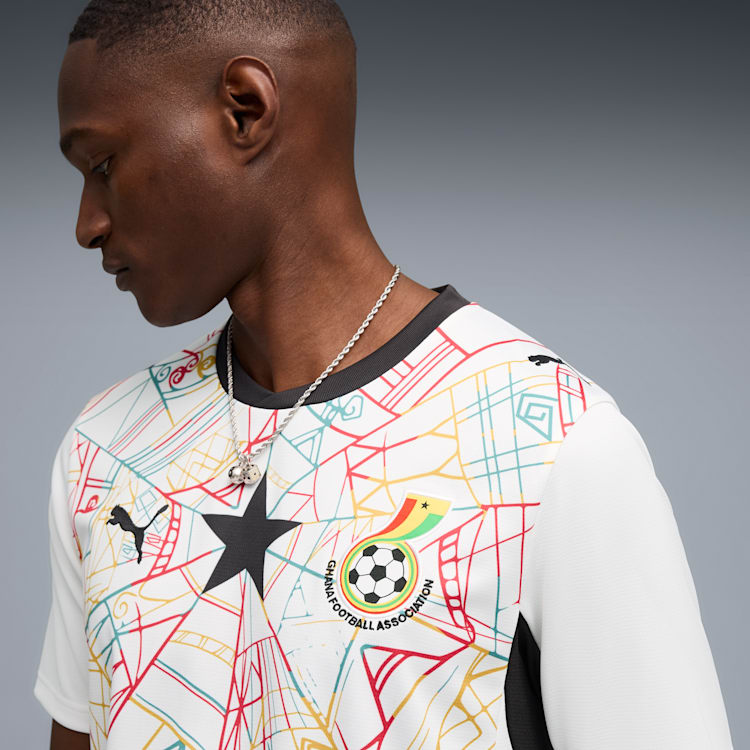 Wit Puma GFA Ghana Home Jersey 2026-2028 thuisshirt met zwarte ster en DryCELL-technologie, gratis verzending boven 79 euro via Kickoff Antwerpen de voetbalshop van Antwerpen.