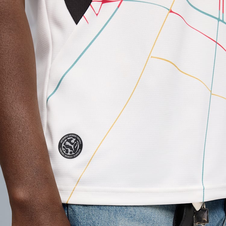 Wit Puma GFA Ghana Home Jersey 2026-2028 thuisshirt met zwarte ster en DryCELL-technologie, gratis verzending boven 79 euro via Kickoff Antwerpen de voetbalshop van Antwerpen.