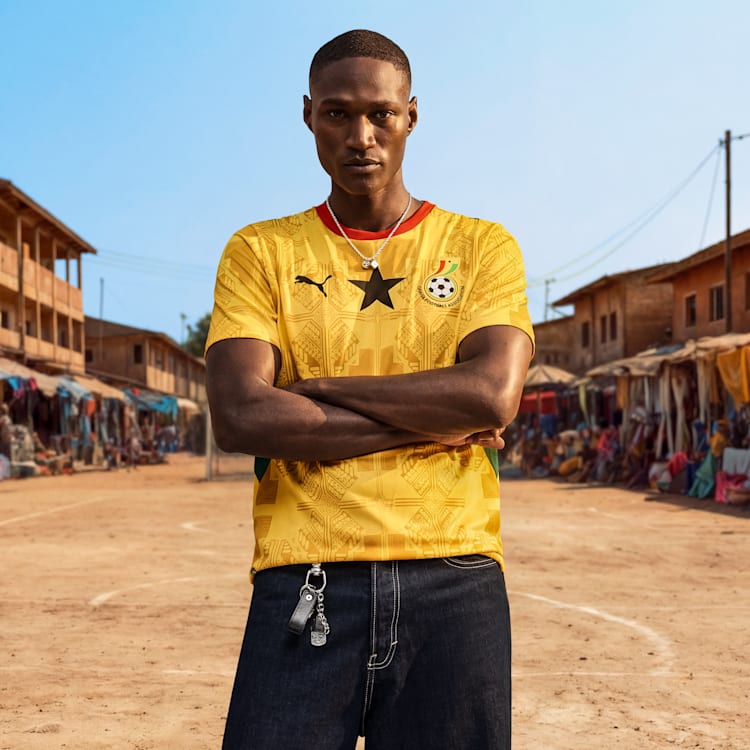Puma GFA Ghana Away Jersey 2026-2028 uitshirt met zwarte ster en DryCELL-technologie, gratis verzending boven 79 euro via Kickoff Antwerpen de voetbalshop van Antwerpen.