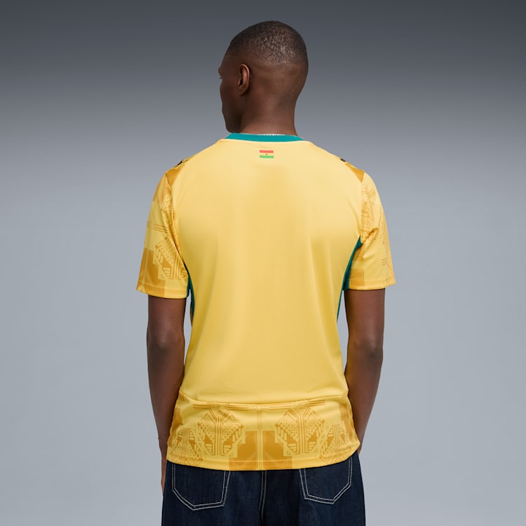 Puma GFA Ghana Away Jersey 2026-2028 uitshirt met zwarte ster en DryCELL-technologie, gratis verzending boven 79 euro via Kickoff Antwerpen de voetbalshop van Antwerpen.