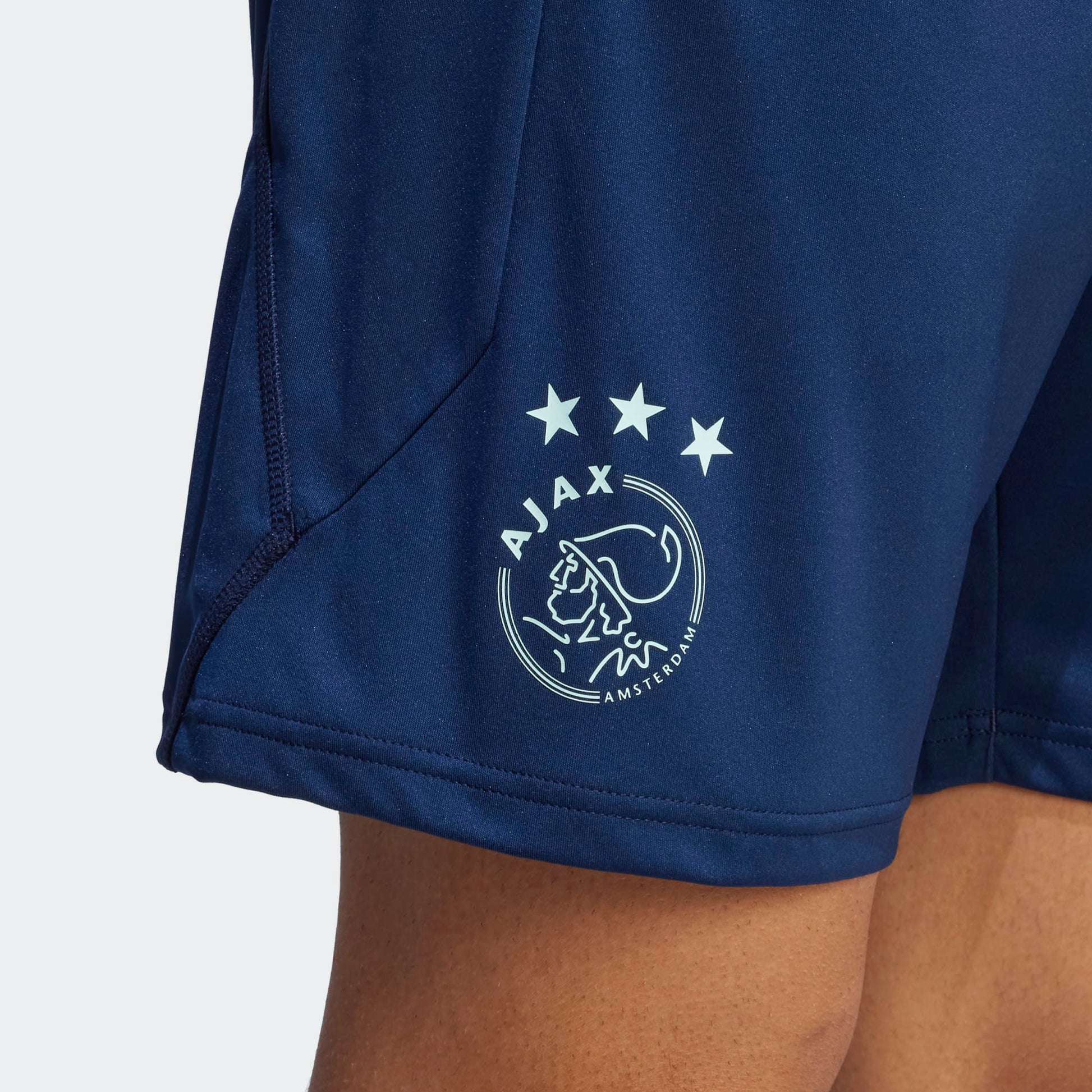 ADIDAS AJAX TRAINING SHORT 2023-2024 | Kickoff Antwerpen