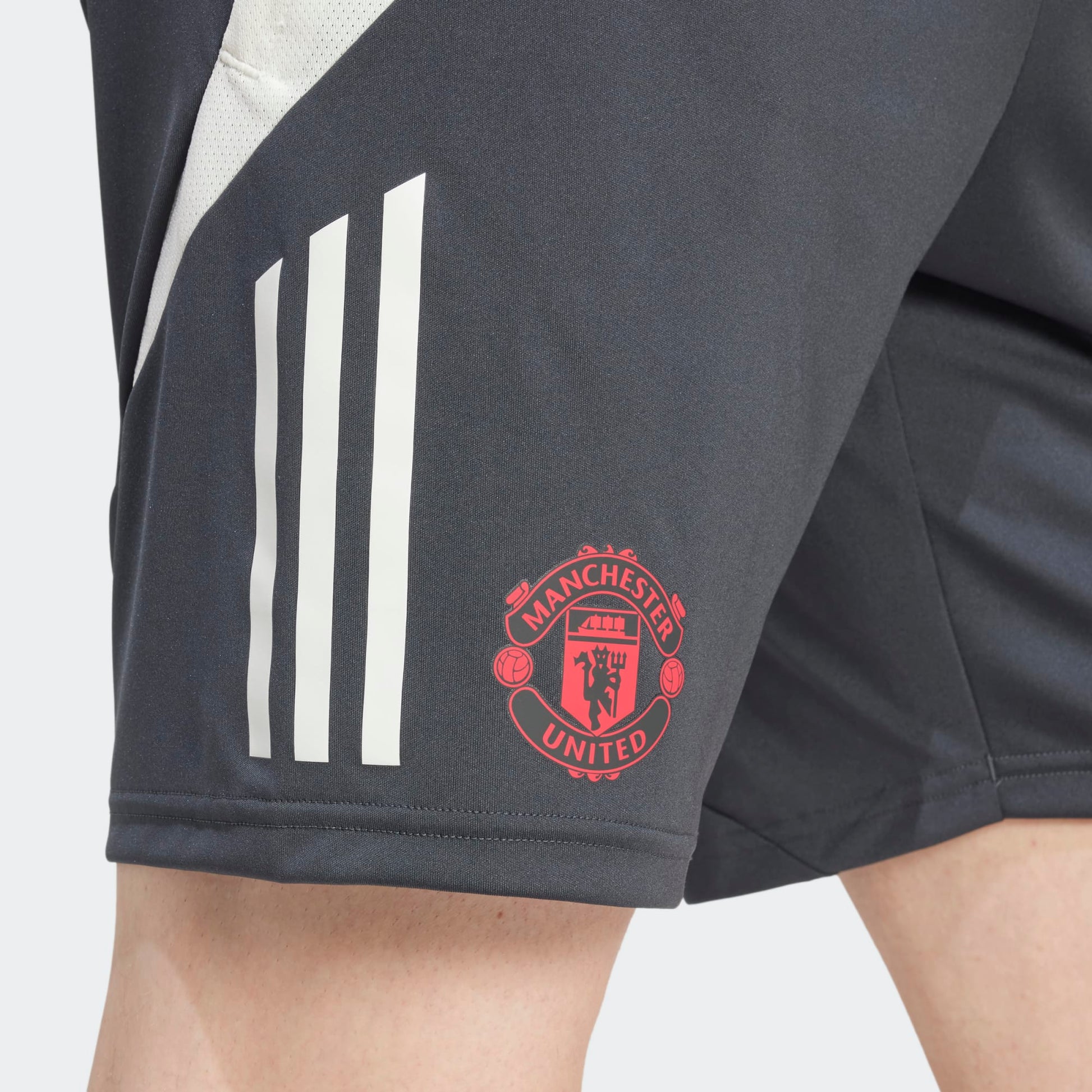 Adidas Manchester United Eu. Training Short 2024 2025 | Kickoff Antwerpen