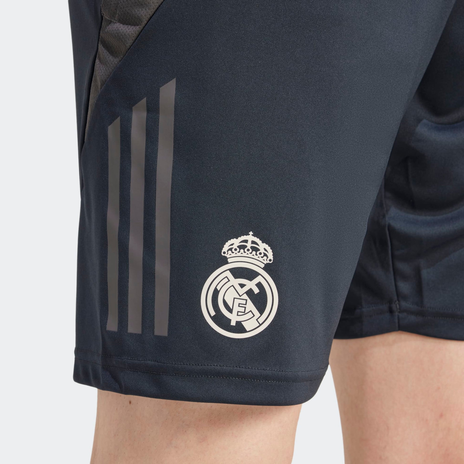 ADIDAS  REAL MADRID EU TRAINING SHORT 2024-2025 | Kickoff Antwerpen