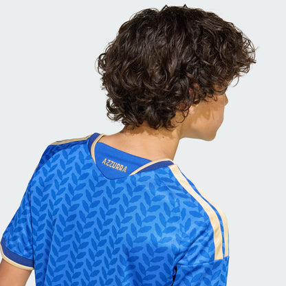 Adidas Italië Home Jersey voor kids 2025/2026 – officieel FIGC thuisshirt met Climacool-technologie, verkrijgbaar bij Kickoff Antwerpen. voetbalshop