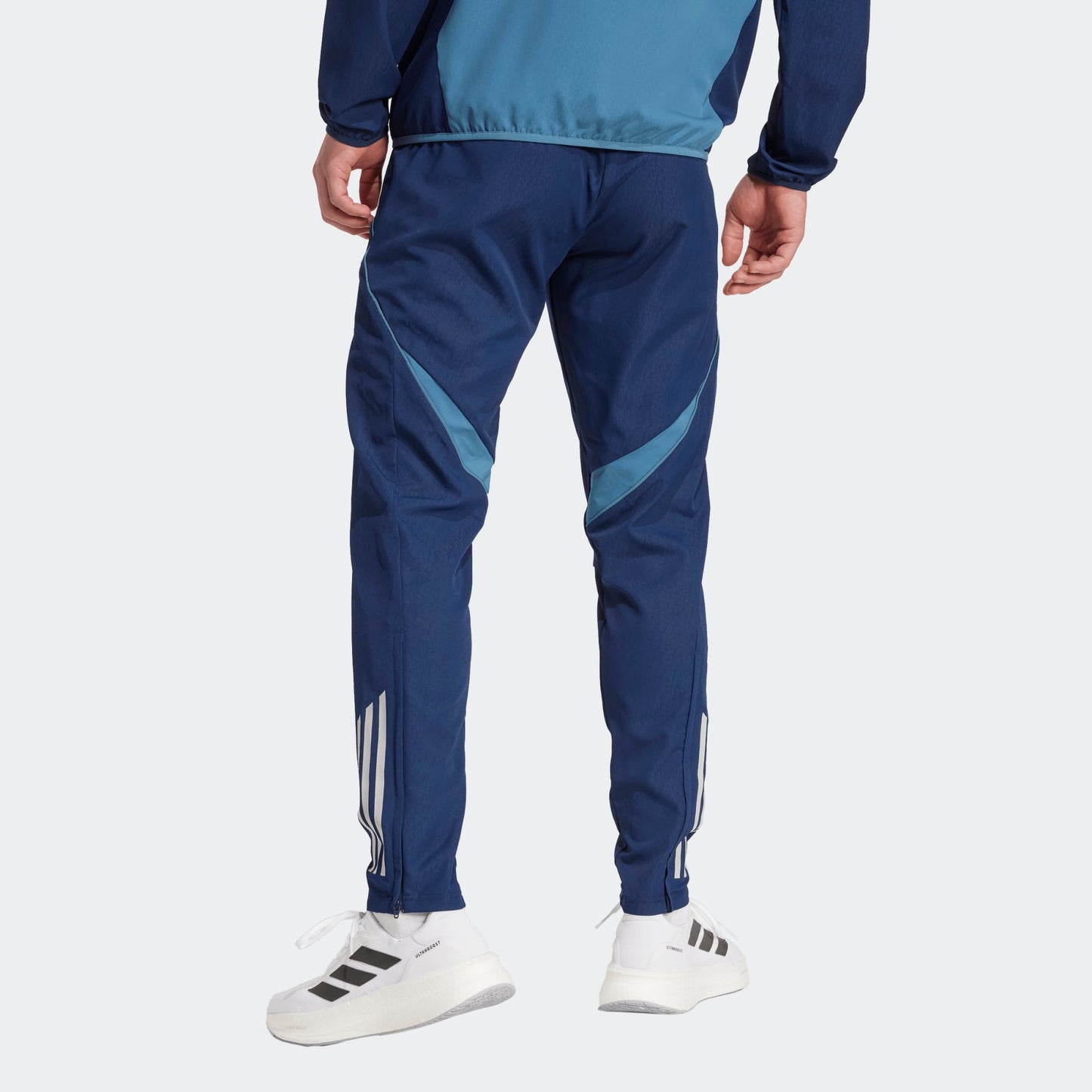 Adidas Arsenal Presentatie Trainingspak 2025 2026 | Kickoff Antwerpen