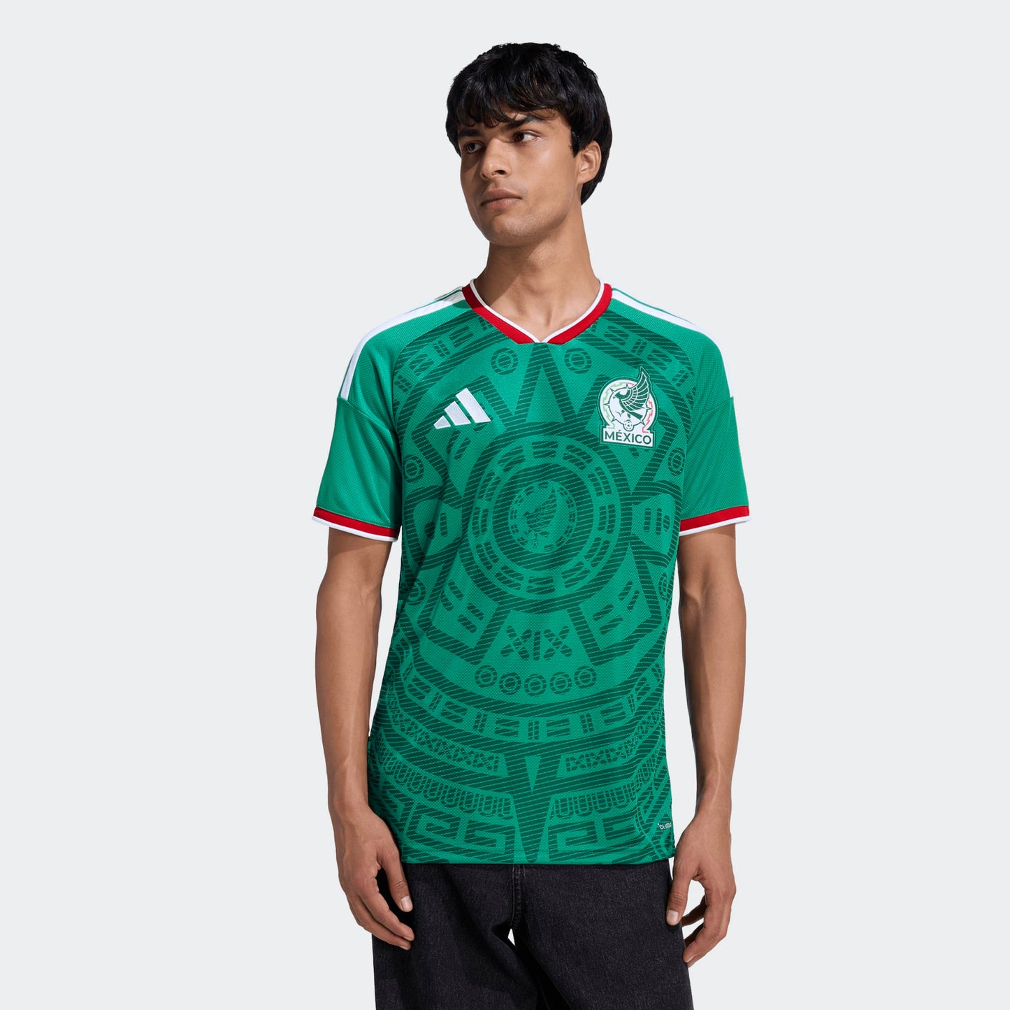 Adidas FMF Thuisshirt 2026 voor heren – Officieel Mexico voetbalshirt voor het WK in Amerika, Canada, en Mexico – Beschikbaar bij Kickoff Antwerpen. voetbalshop