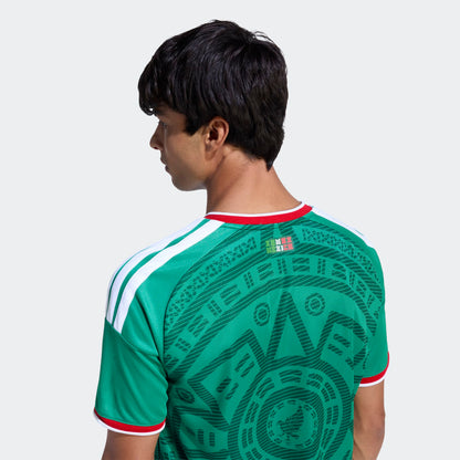 Adidas FMF Thuisshirt 2026 voor heren – Officieel Mexico voetbalshirt voor het WK in Amerika, Canada, en Mexico – Beschikbaar bij Kickoff Antwerpen. voetbalshop