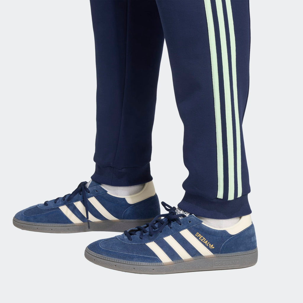 Adidas Ajax Amsterdam Ubp Trainingspak 2025-2026 | Kickoff Antwerpen