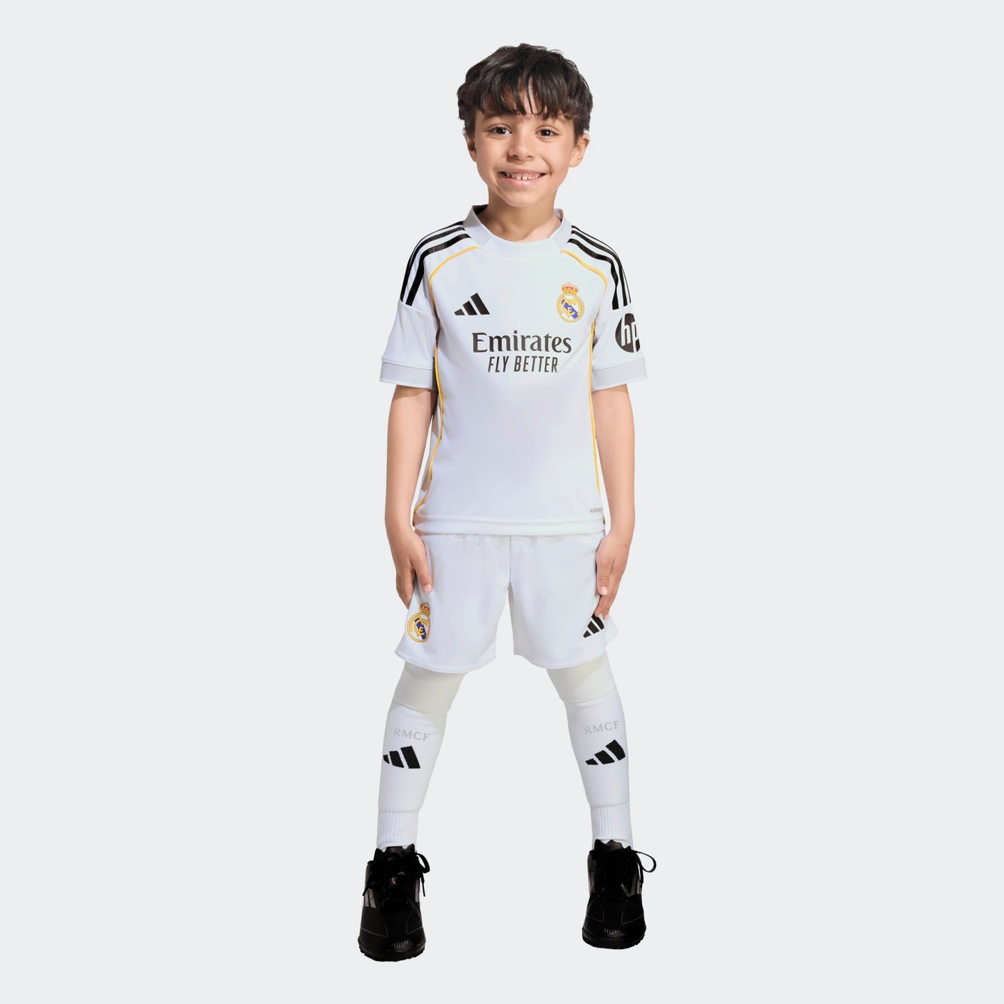 ADIDAS REAL MADRID HOME MINI KIT 2025-2026-verkrijgbaar bij Kickoff Antwerpen-voetbalwinkel