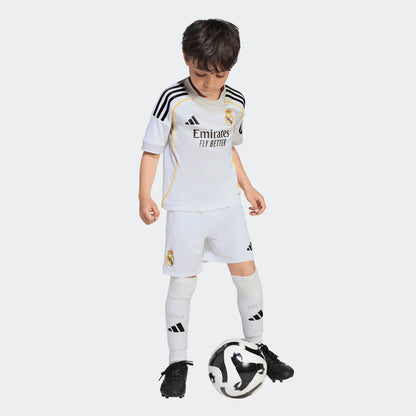 ADIDAS REAL MADRID HOME MINI KIT 2025-2026-verkrijgbaar bij Kickoff Antwerpen-voetbalwinkel