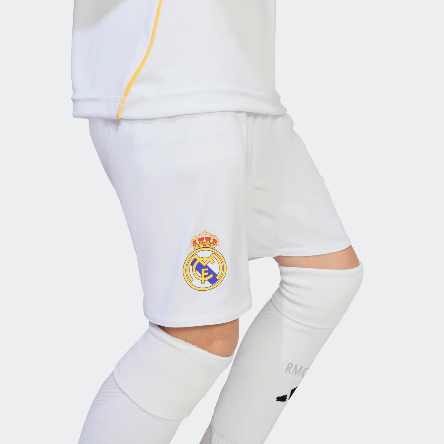 ADIDAS REAL MADRID HOME MINI KIT 2025-2026-verkrijgbaar bij Kickoff Antwerpen-voetbalwinkel