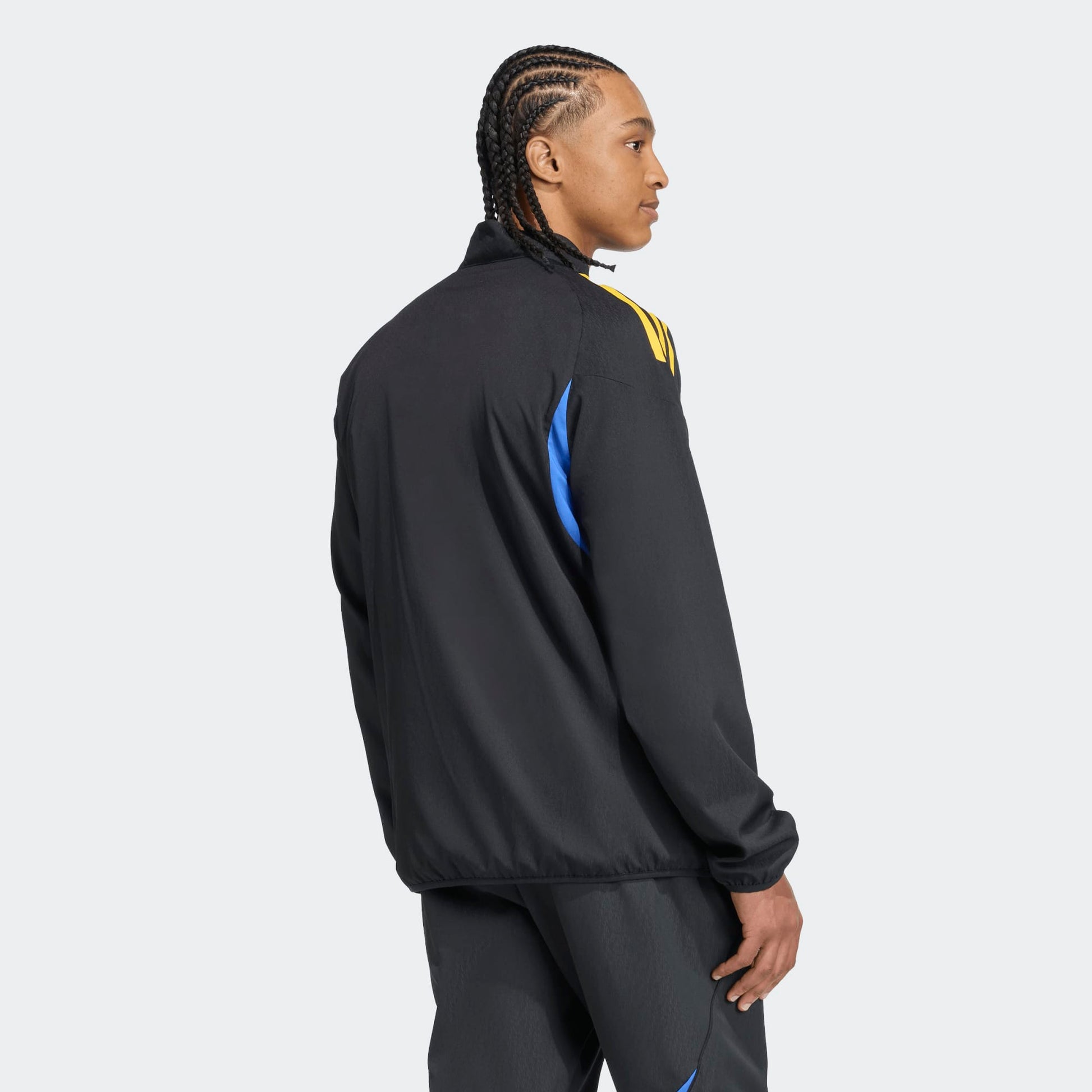 Adidas Manchester United EU Presentation Jacket 2025/2026  zwart geel blauw details en clublogo Kickoff Antwerpen  voetbalshop