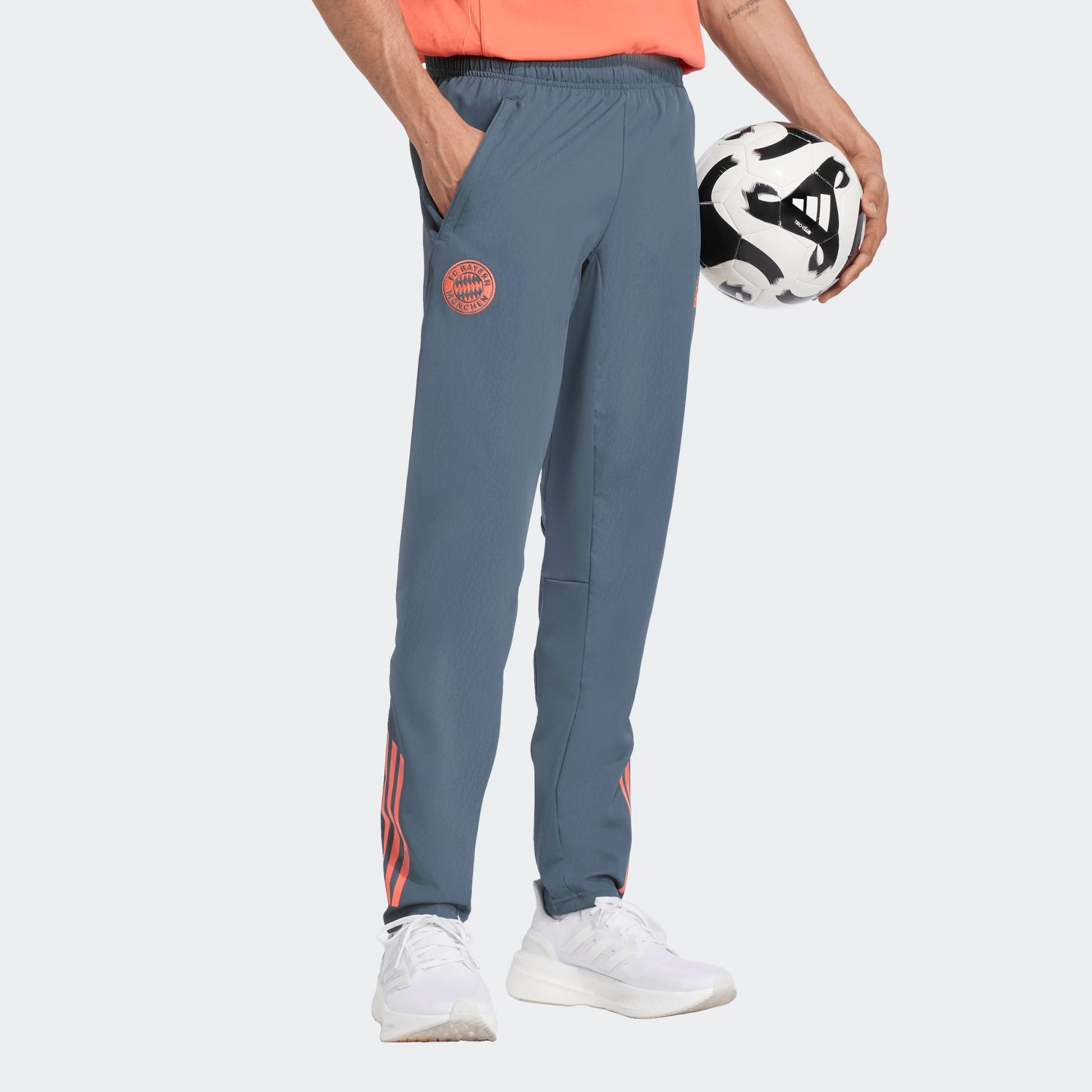 Adidas FC Bayern München Presentatiepak 2025-2026 | Kickoff Antwerpen