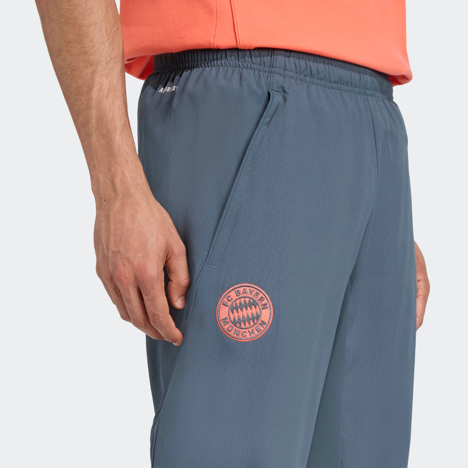 Adidas FC Bayern München Presentatiepak 2025-2026 | Kickoff Antwerpen