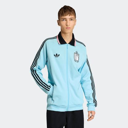 Adidas Originals RBFA België Anthem Jacket in retro-stijl met bondslogo en Trefoil, verkrijgbaar bij voetbalshop Kickoff Antwerpen.