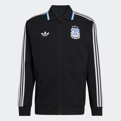 Zwart wit Adidas Originals AFA Argentinië Anthem Jacket met retro bondbadge, verkrijgbaar bij voetbalshop Kickoff Antwerpen.