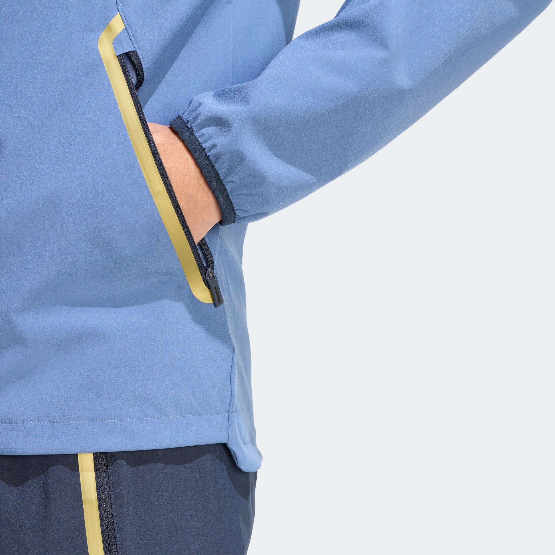 Adidas AFA Argentinië Travel Jacket | Officiële WK 2026 Collectie | Kickoff Antwerpen voetbalshop