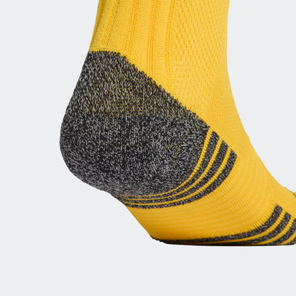 Adidas RBFA België Thuis Voetbalsokken 2026, rood/geel/zwart, met Adidas logo en RBFA-embleem. Officiële WK 2026 collectie, te koop bij Kickoff Antwerpen voetbalshop