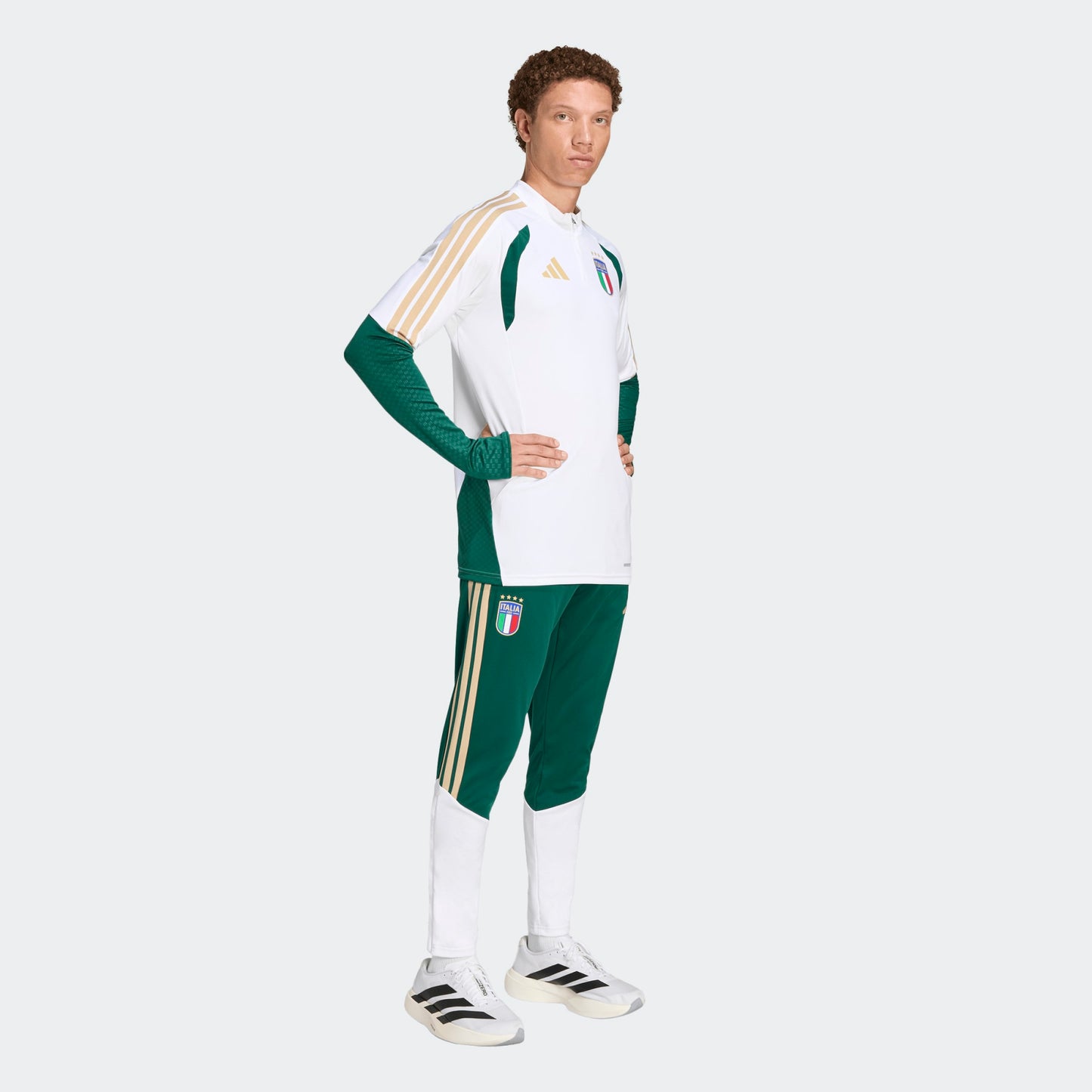 Adidas FIGC Training Top 2025 2027 – officiële Italië trainingstop met Formotion-technologie, verkrijgbaar bij Kickoff Antwerpen voetbalshop